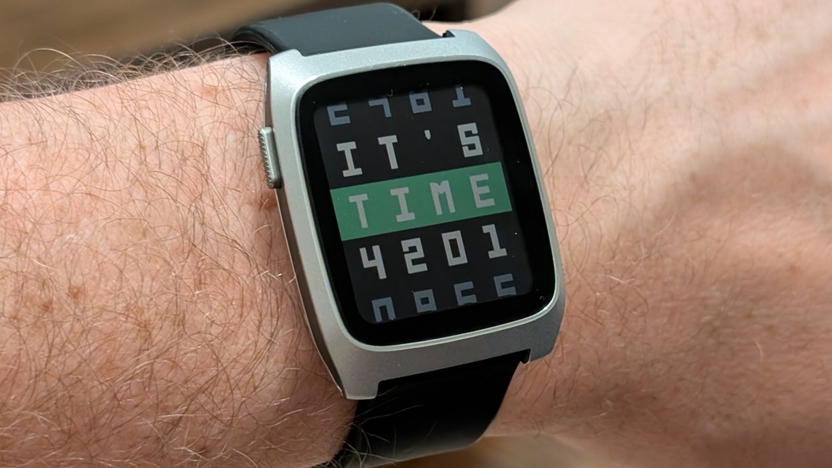 Pebble Time 2: o pioneiro dos smartwatches está voltando com tela colorida e 30 dias de bateria