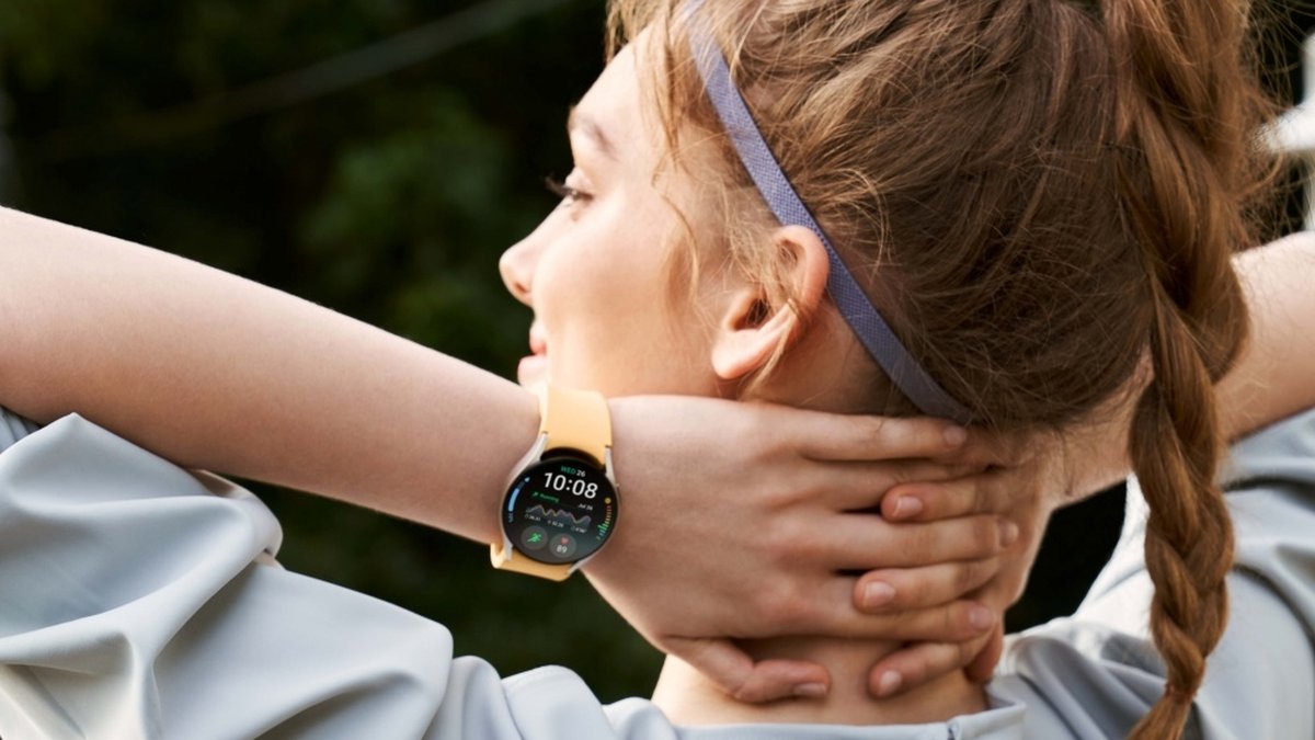 Melhores smartwatches para mulheres e pulso fino até R$ 1.500 em 2026