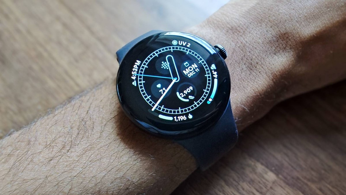 Wear OS 6 começa a chegar aos Pixel Watch e Galaxy Watch
